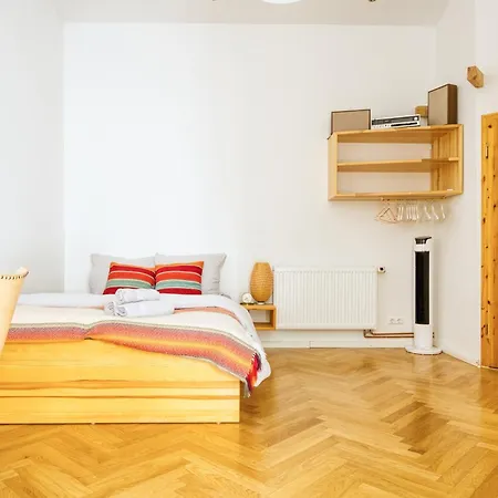 Cozy Designer In Friedrichshain Berlin