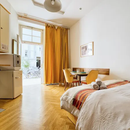 Cozy Designer In Friedrichshain *